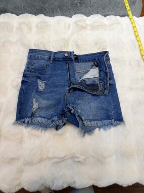 Fire & Rain Distressed Denim Shorts – Size 7 (Juniors)